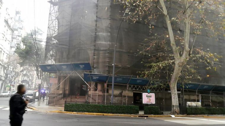 Detienen a mujer por el incendio en Banco Nación