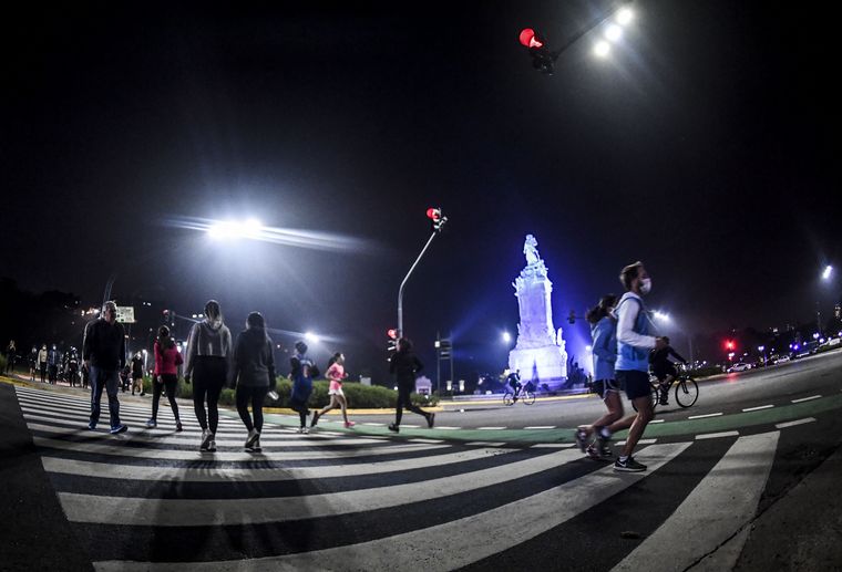 FOTO: Los porteños se volcaron masivamente a hacer actividad física en Buenos Aires. 
