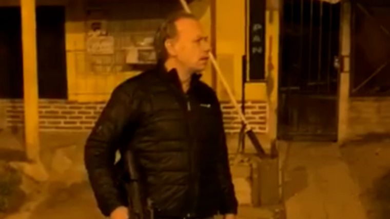 Polémica por la aparición de Berni armado en un operativo.