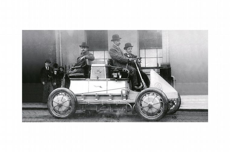 FOTO: Ferdinand Porsche (1875-1950) genial autodidacta, diseñador y constructor