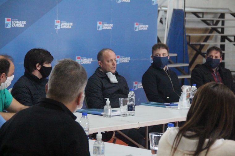 Un funcionario que se reunió con Insaurralde dio positivo