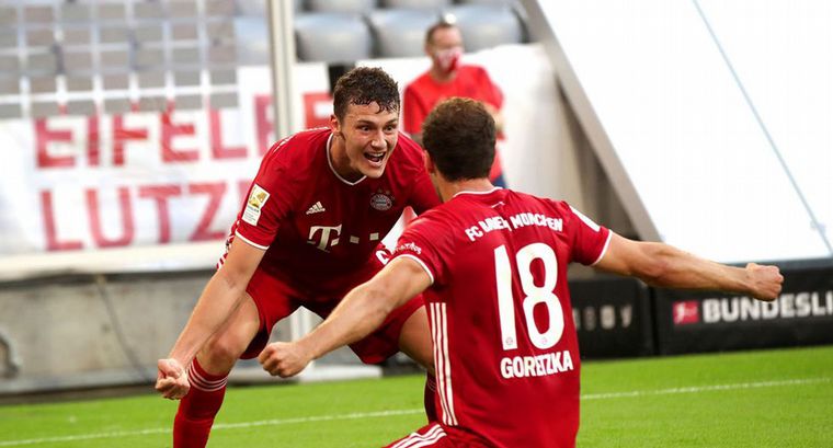 El líder ganó 2-1 de visitante ante un estadio vacío..