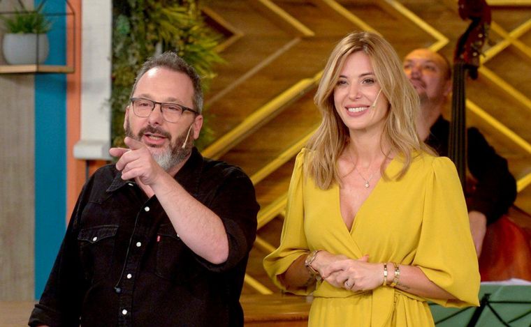 Gerardo Rozín y Jésica Cirio conducen "La Peña de Morfi".