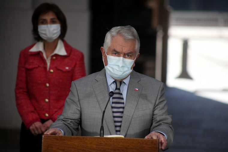 La oposición pide cambiar la estrategia al ministro de Salud (foto). 
