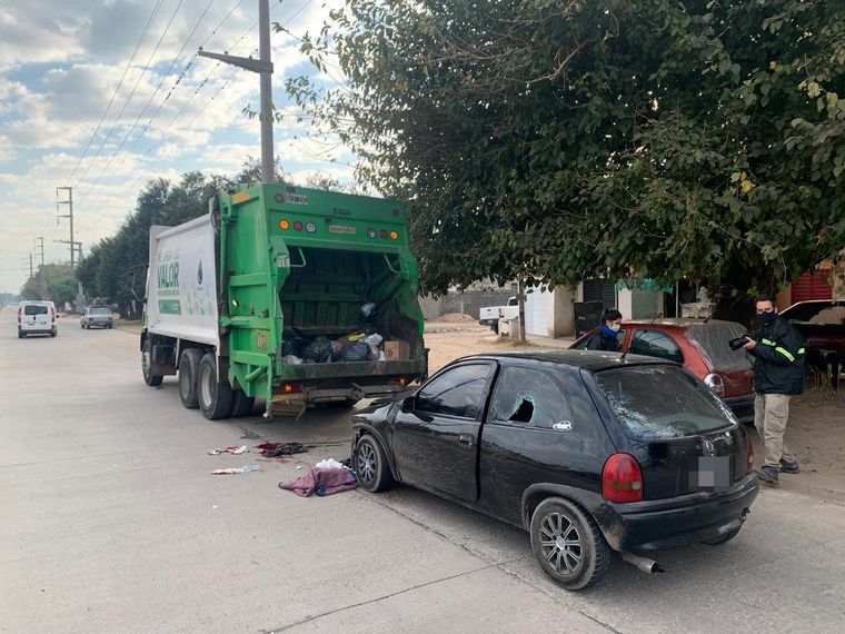 Chocó contra un camión de basura: un recolector tiene comprometidas las piernas