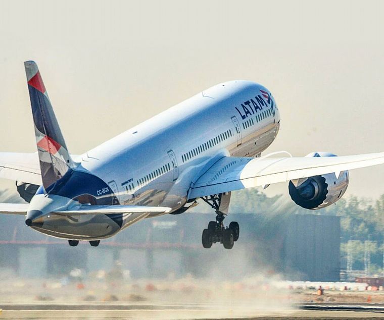Latam no hará más vuelos de cabotaje en Argentina.