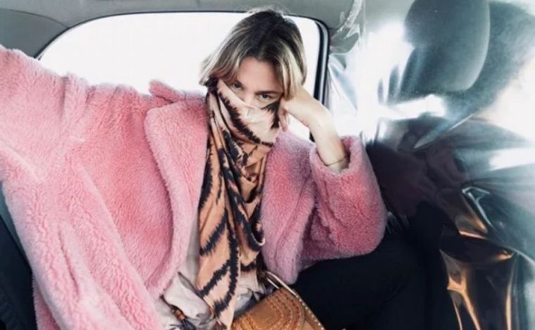 Dolores Barreiro creó una línea de pañuelos tapabocas.