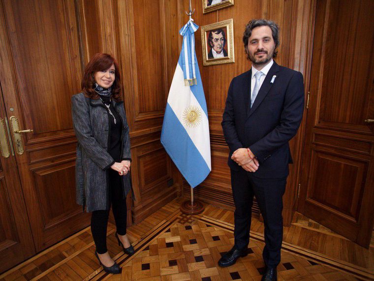 Cafiero, junto a Cristina antes de su primer informe de gestión.