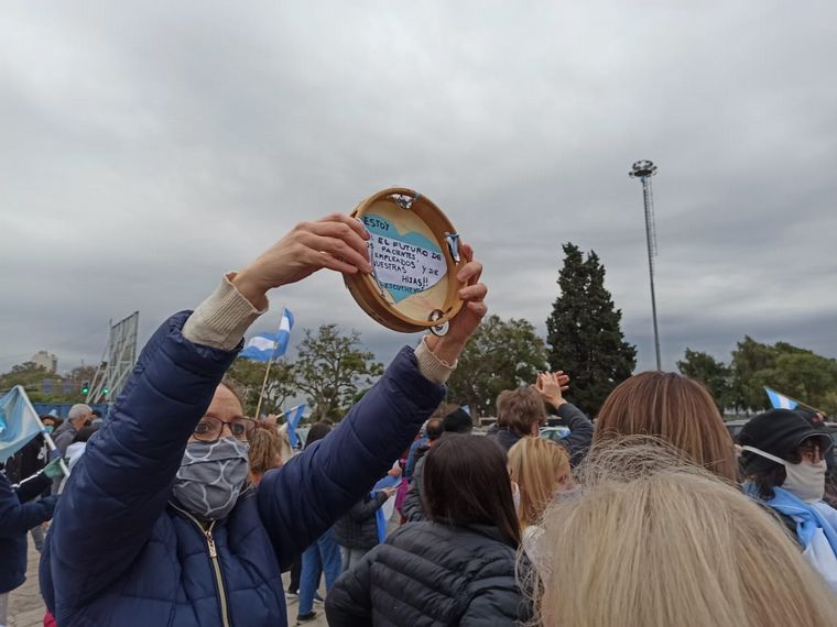 Los rosarinos se congregaron frente al Monumento a la Bandera