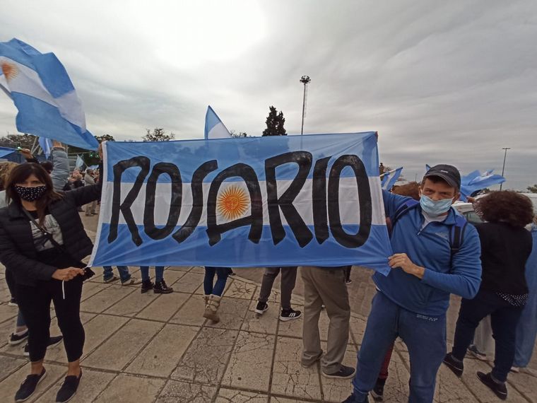 Los rosarinos se congregaron frente al Monumento a la Bandera