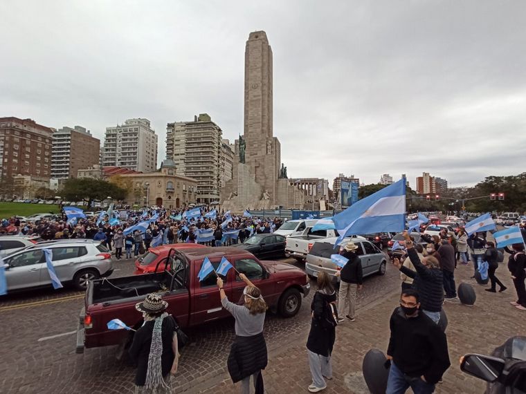Los rosarinos se congregaron frente al Monumento a la Bandera