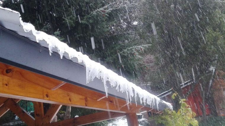 FOTO: Copiosa nevada en Bariloche.