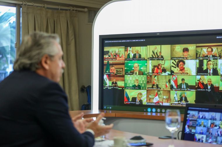 Alberto Fernández participó de una videoconferencia con líderes internacionales.
