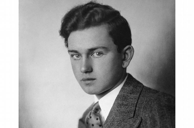 Talentoso, educado, paciente y con gran visión, Ferry sucedió a su padre con éxito