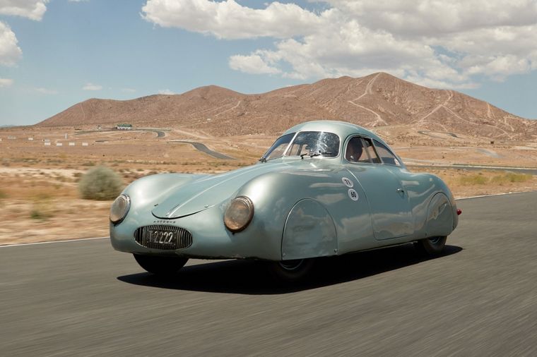 El VW Tipo 64 de 1939 se considera el antepasado directo de los Porsche