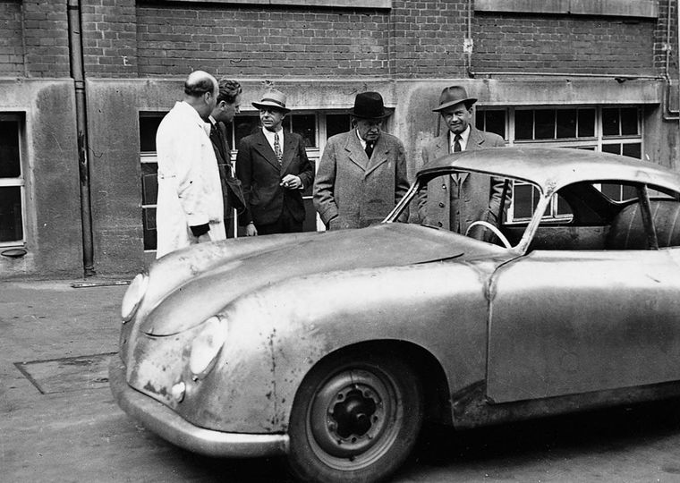 Ferry, Ferdinand y Komenda -el diseñador- en Reutter, el carrocero