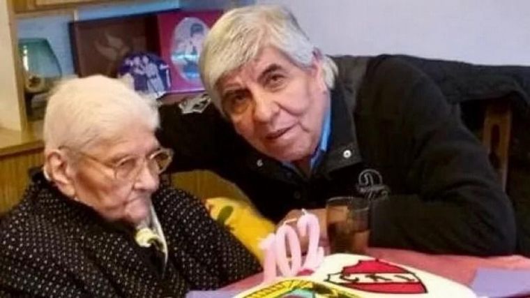 Hugo Moyano y su mamá, Celina.