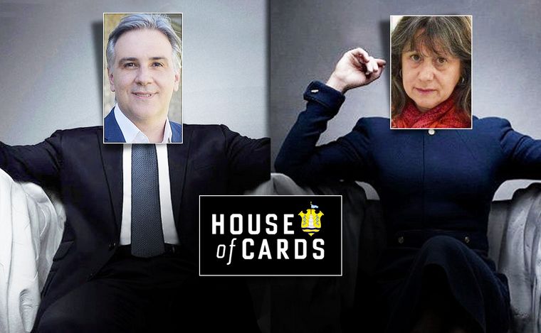 'House of cards' en el Palacio 6 de Julio.