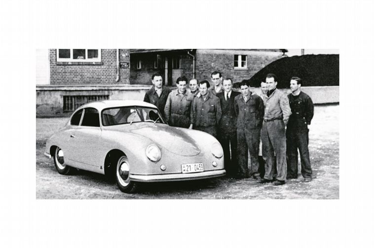 Primer 356 fabricado en Stuttgart. Porsche dejó su precaria instalación austriaca
