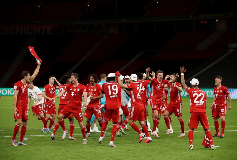 FOTO: Bayern Múnich se consagró bicampeón de la Copa de Alemania.