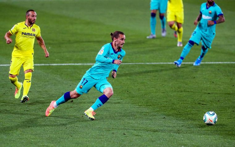 El Barcelona visita al Villarreal por la liga española.