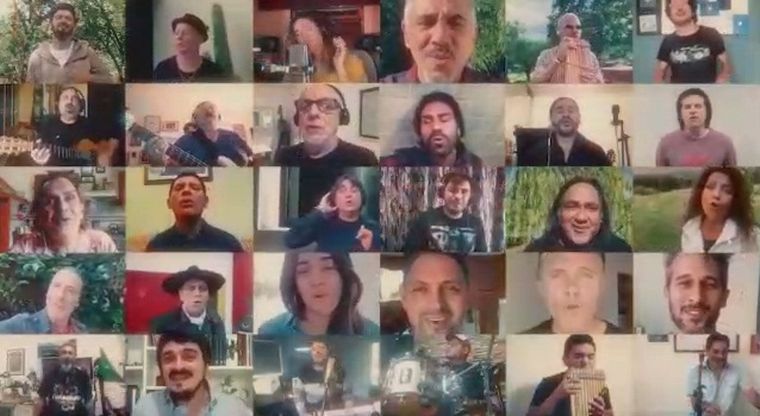 Los Tekis y 16 grandes artistas, en una gran versión de 