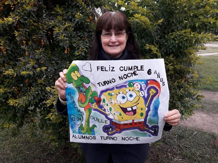 Los oyentes enviaron sus fotos saludando a Turno Noche en su cumpleaños.