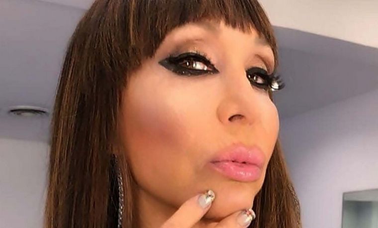 Moria mostró su cuerpo con y sin retoques en Mar del Plata.
