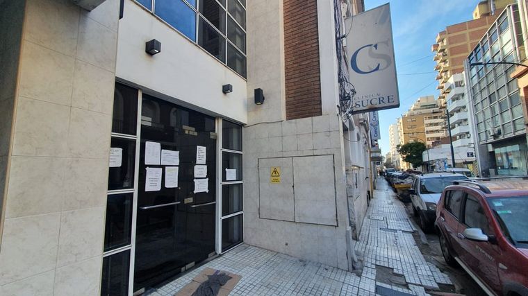 Alerta en la Clínica Sucre por tres médicos con coronavirus.