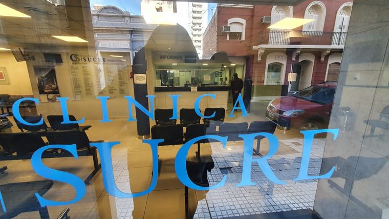 Alerta en la Clínica Sucre por tres médicos con coronavirus.