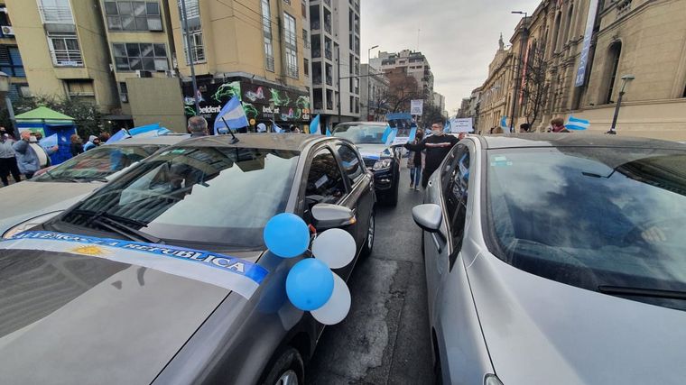 Banderazo en contra del Gobierno nacional en Córdoba.