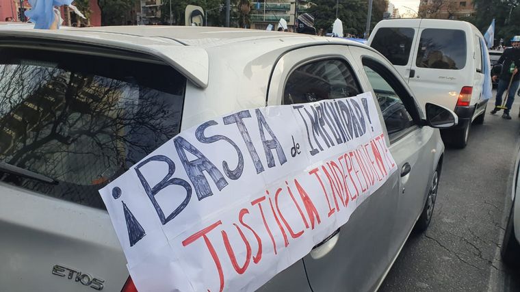 Banderazo en contra del Gobierno nacional en Córdoba.