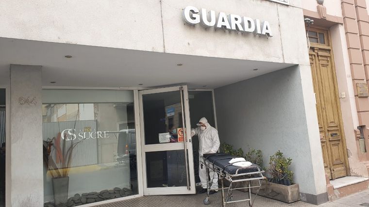 Cerró la Clínica Sucre tras casos positivos de coronavirus.