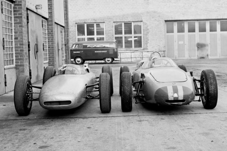 El 804 de F1 junto a su antecesor, el 718  de F2