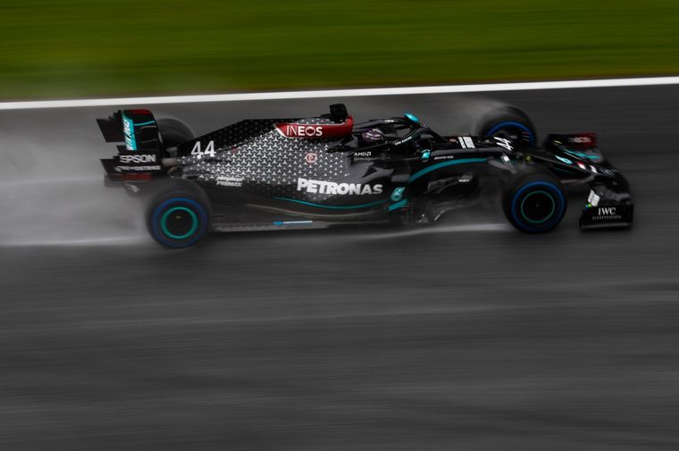 FOTO: Carlos Sainz Jr. brilló bajo la lluvia con su McLaren, fue 3°, su mejor 'qualy' 