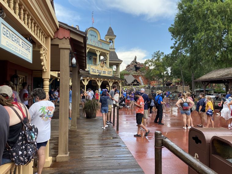 El parque Disney reabrió sus puertas en plena pandemia (FOTO: Tw @WDWNT)  