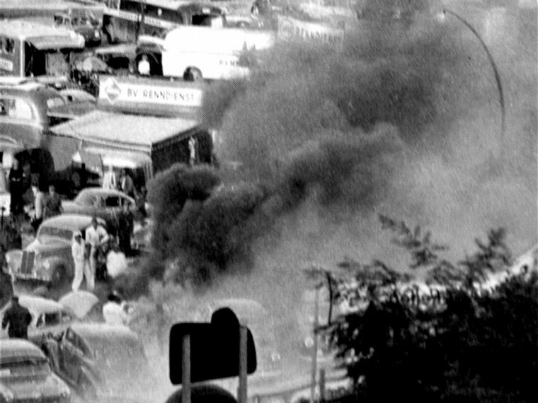 FOTO: La máquina tomó fuego en el paddock del semipermanente berlinés