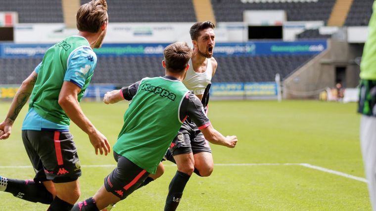 El español Pablo Hernández decretó la victoria agónica del Leeds.