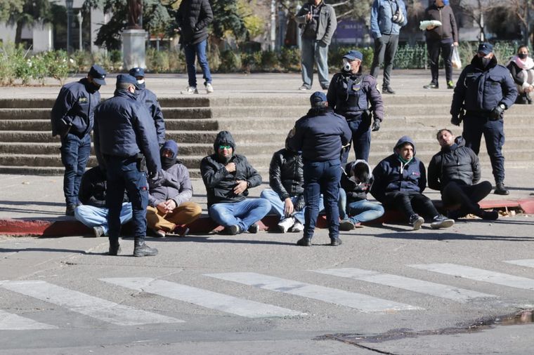 Distubios en la protesta de choferes de UTA frente a la Municipalidad de Córdoba