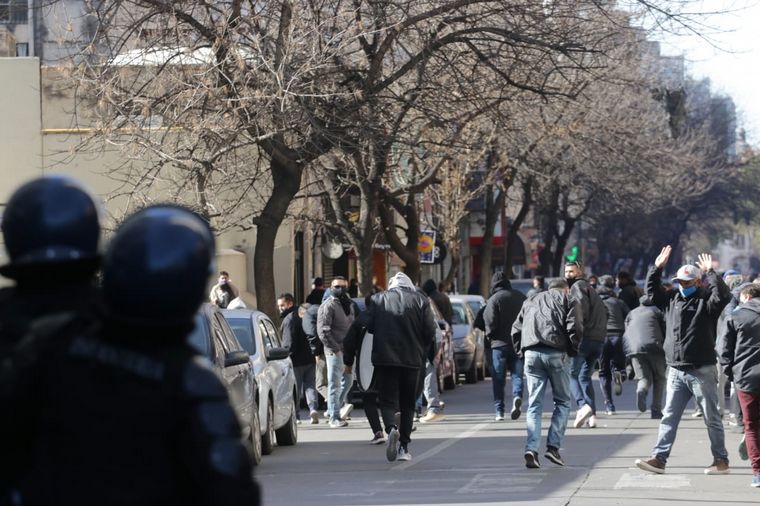 Incidentes entre la Policía y choferes de UTA en Córdoba.