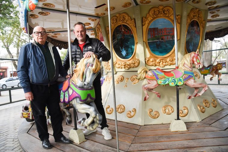 La familia Dalmaso fabrica calesitas desde hace 50 años.