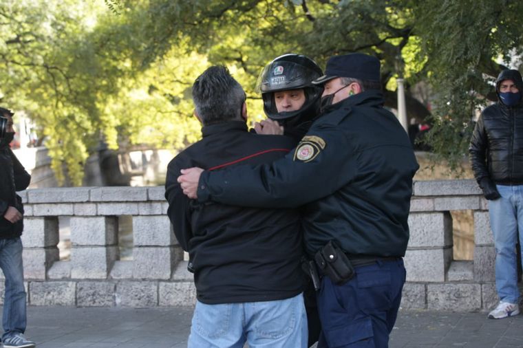 Secuencia de imágenes de los disturbios en la marcha de UTA