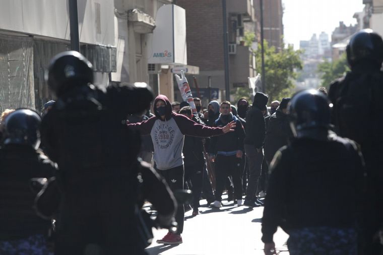 Secuencia de imágenes de los disturbios en la marcha de UTA