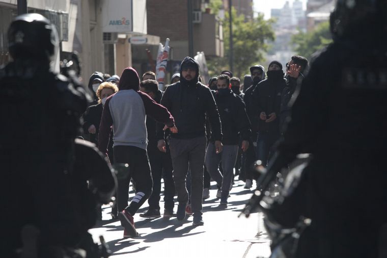 Secuencia de imágenes de los disturbios en la marcha de UTA