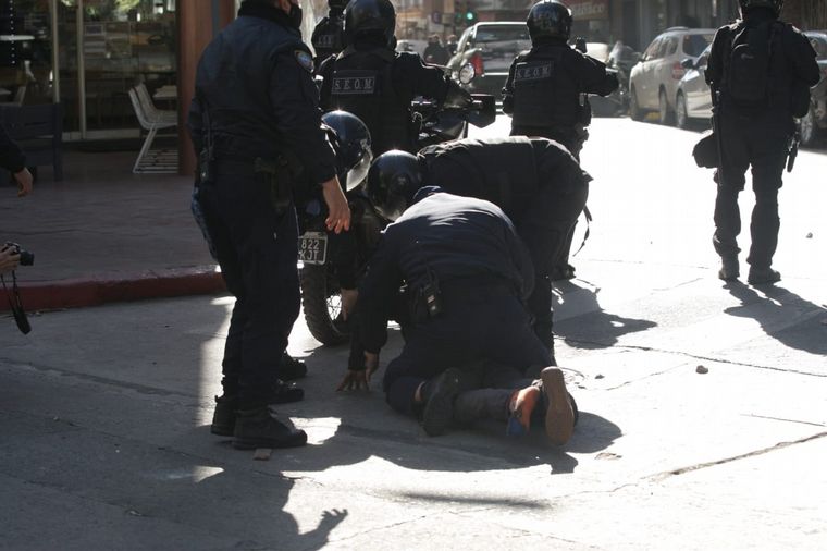 Secuencia de imágenes de los disturbios en la marcha de UTA