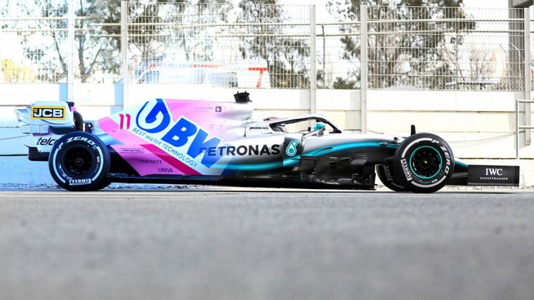 El montaje fotográfico de las dos máquinas de perfil