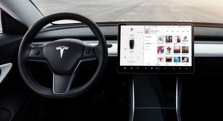 Tesla Model 3  es un automóvil eléctrico sedán de cinco plazas