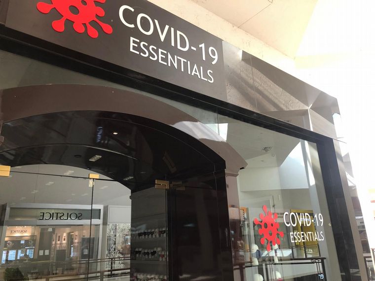 FOTO: El local más grande que vende elementos de protección contra el coronavirus
