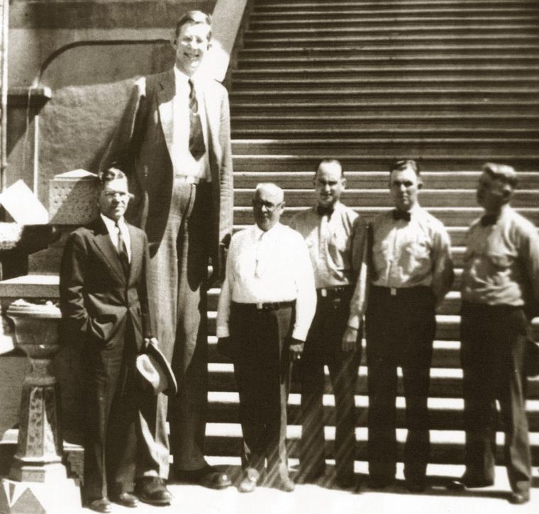 Robert Wadlow,hombre más alto del mundo,récord,