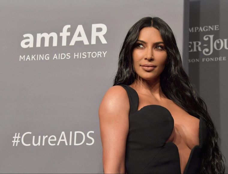 Kim Kardashian, socialité y empresaria estadounidense.